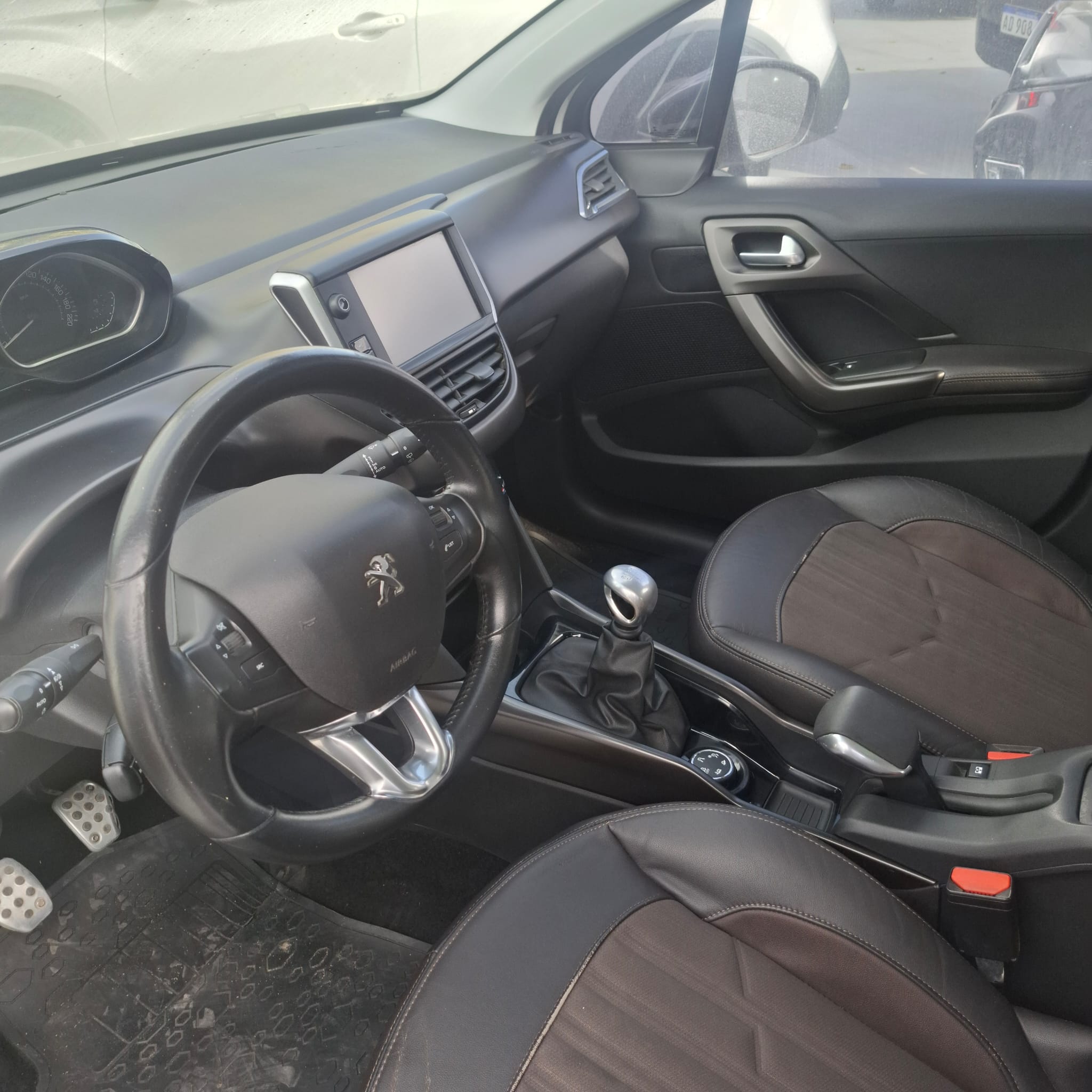 Peugeot 2008 miniatura 6